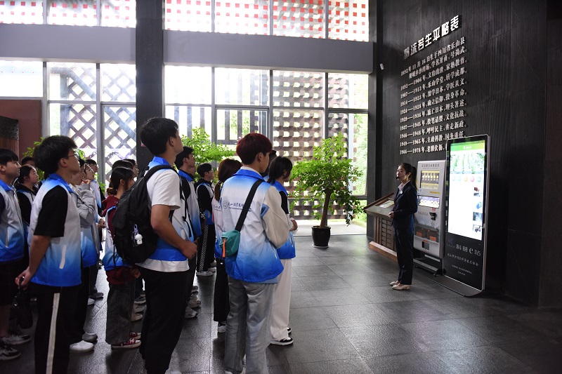 4.1、现场实践教学.JPG 4.1、现场实践教学.JPG